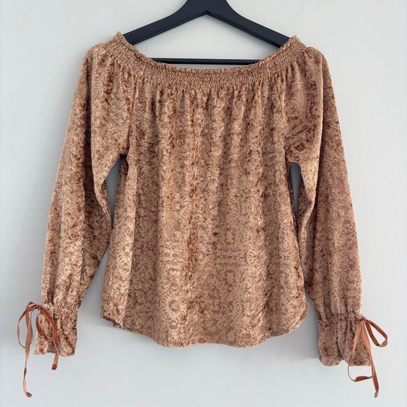 Curve Appeal Soft Crushed Velvet Off the Shoulder Top with Tie Sleeves Size M - Picture 9 of 9